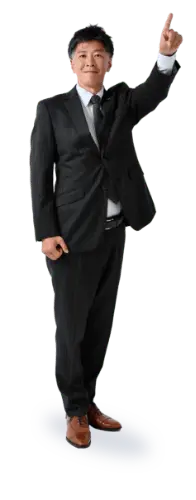 スーツを着た男性