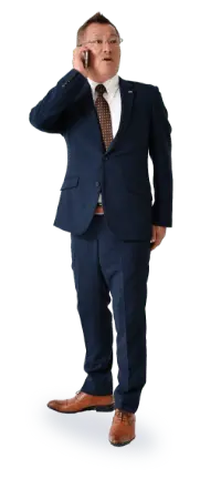 スーツを着た男性