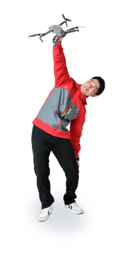 ドローンを持っている人