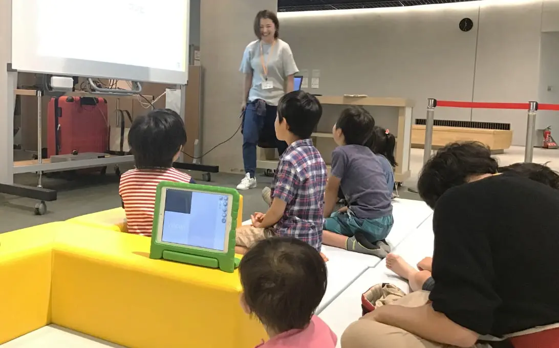 地域振興イベントでの子どもたちへの授業の様子